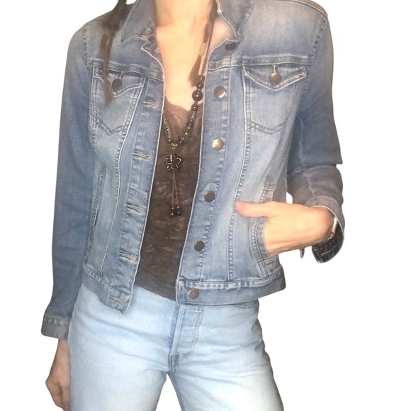 Loft Sz SP Denim Jacket Trucker Short/Crop Medium Wash Casual Classic Boho Chic - Picture 2 of 10